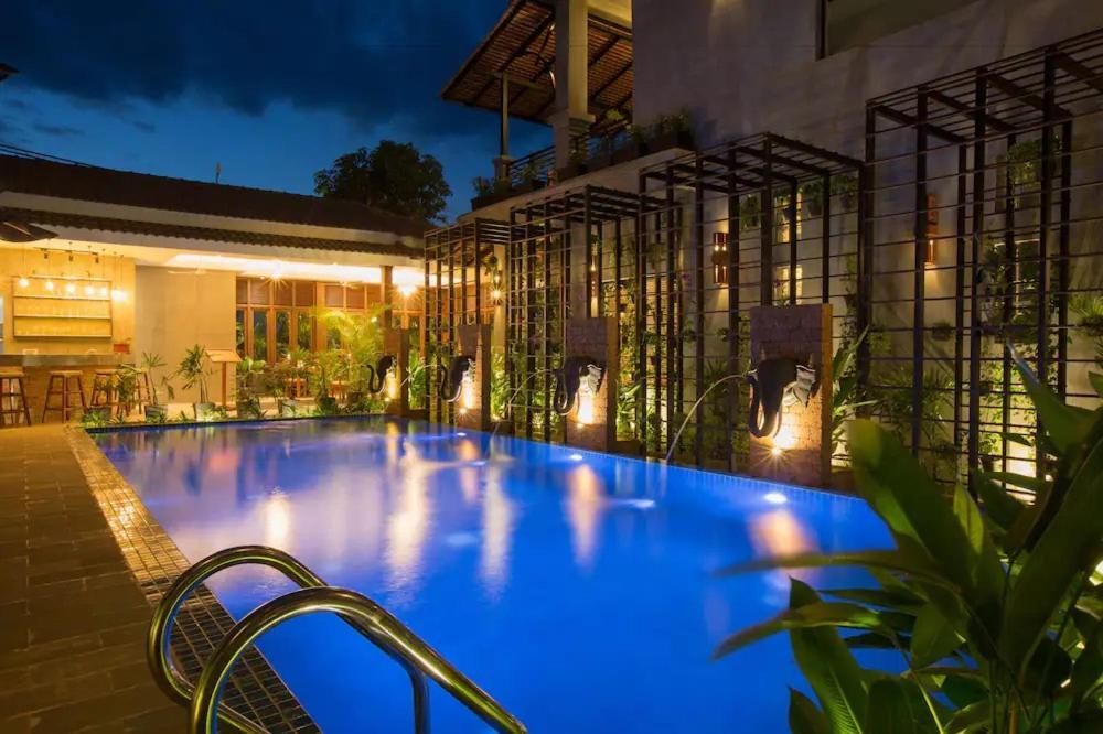 Grange Hotell Siem Reap Exteriör bild