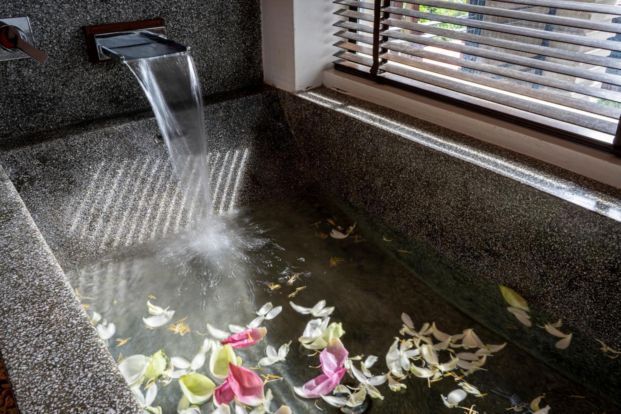 Grange Hotell Siem Reap Exteriör bild